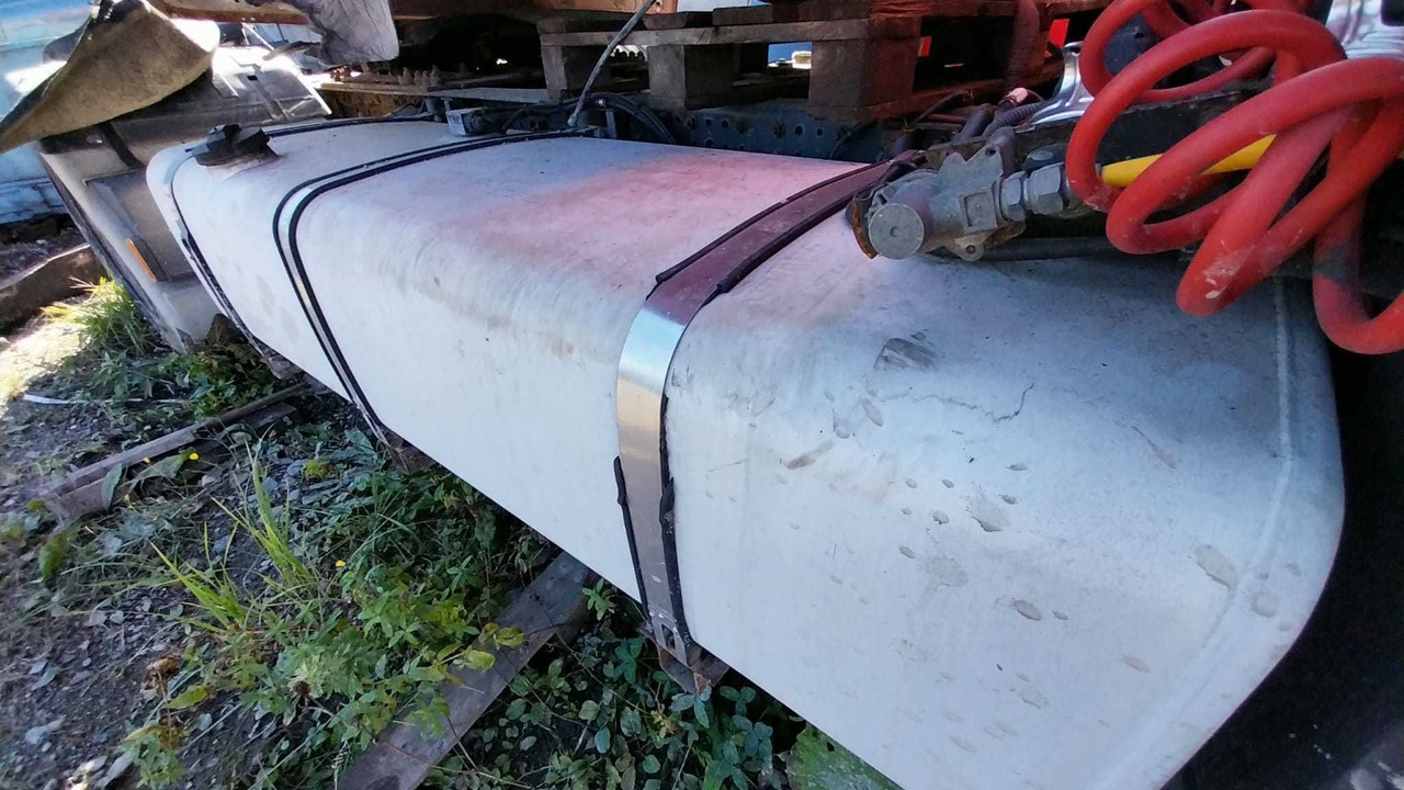 Zbiornik paliwowa bak IVECO STRALIS hiway mega e5 aluminiowy 570/600 - خزان الوقود - شاحنة: صورة 2 Zbiornik paliwowa bak IVECO STRALIS hiway mega e5 aluminiowy 570/600 - خزان الوقود - شاحنة: صورة 2