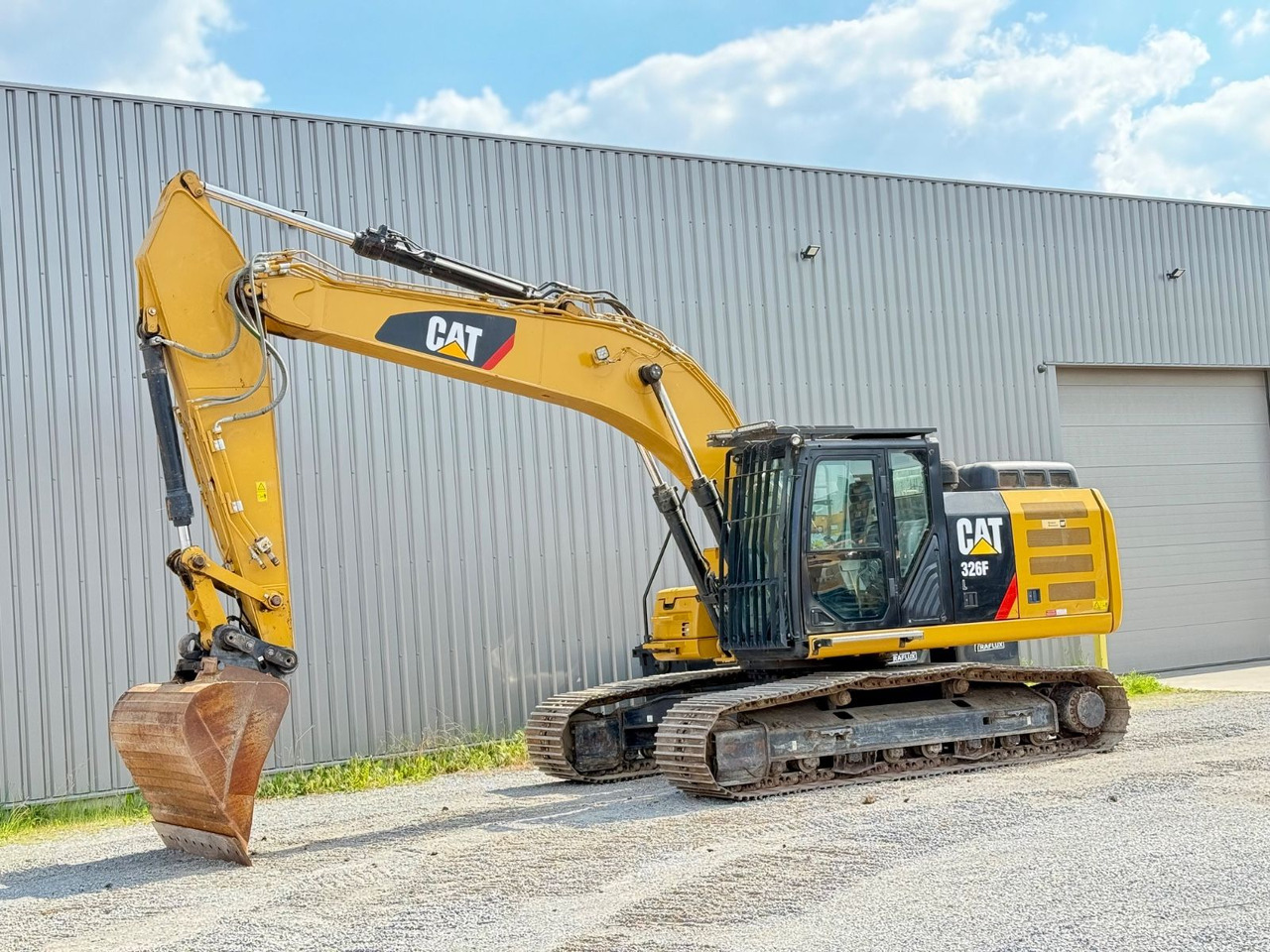 CAT 326FL - حفار زحاف: صورة 2 CAT 326FL - حفار زحاف: صورة 2