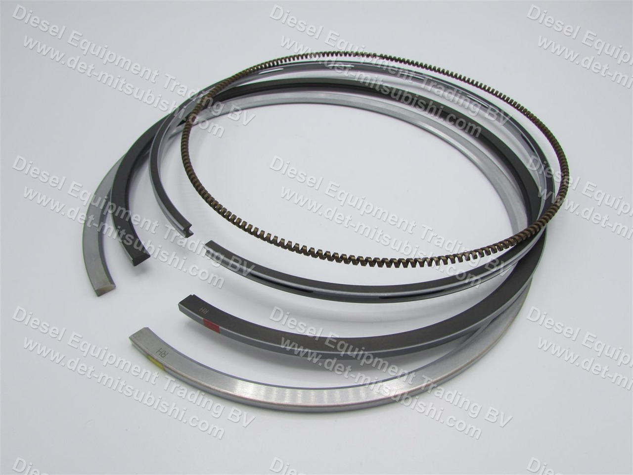 MITSUBISHI RING SET; PISTON STD. S6R,S12R,S16R - بساتم/ حلقات/ بطانات - معدات صناعية: صورة 1 MITSUBISHI RING SET; PISTON STD. S6R,S12R,S16R - بساتم/ حلقات/ بطانات - معدات صناعية: صورة 1
