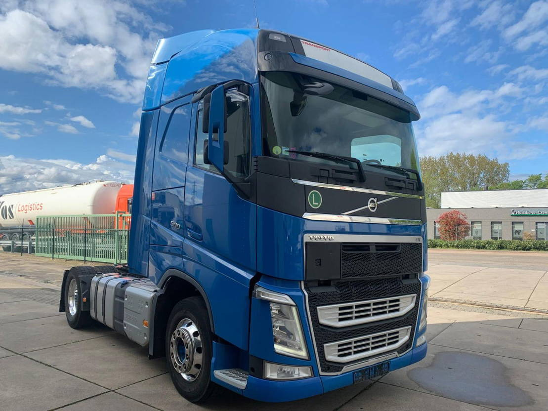 Volvo F Trekkers TE Huur, €595 Zonder Verdere Kosten - وحدة جر: صورة 1 Volvo F Trekkers TE Huur, €595 Zonder Verdere Kosten - وحدة جر: صورة 1
