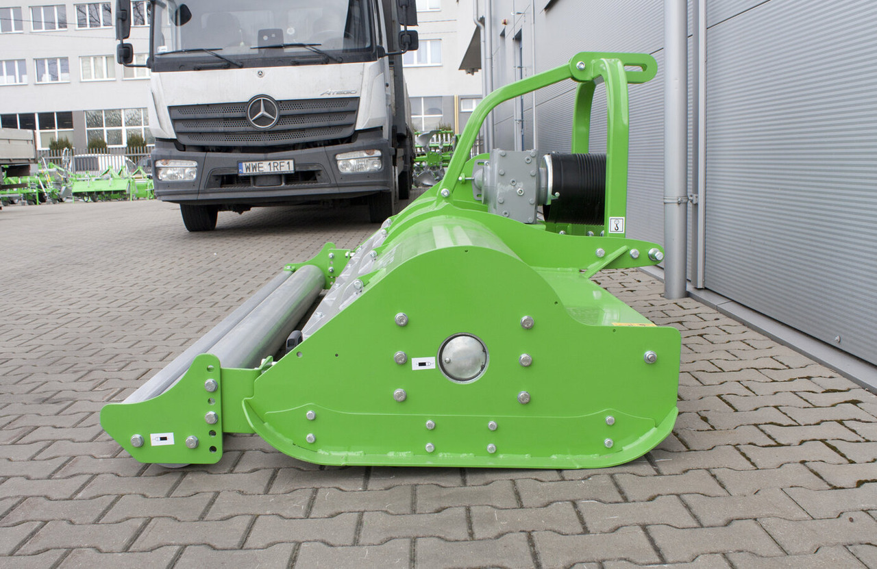 BOMET Schlegelmäher / Flail mower / Faucheuse à fléaux / Kosiarka bijakowa 2,8 m - التقطيع جزازة: صورة 5 BOMET Schlegelmäher / Flail mower / Faucheuse à fléaux / Kosiarka bijakowa 2,8 m - التقطيع جزازة: صورة 5