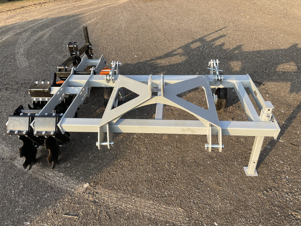 Berrypark Roll- und Fingerhacke / Orchard Weeder / Sarcleuse arboricole / Pielnik sadowniczy - المحراث: صورة 3 Berrypark Roll- und Fingerhacke / Orchard Weeder / Sarcleuse arboricole / Pielnik sadowniczy - المحراث: صورة 3