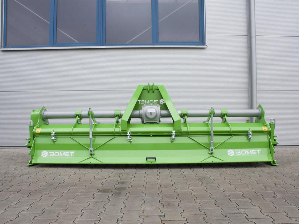 Bomet Bodenfräsen / Rotary tiller / Rotavator / Vangatrice / Desgarrador / Роторный культиватор / Glebogryzarka 3 m - محراث الدوار: صورة 3 Bomet Bodenfräsen / Rotary tiller / Rotavator / Vangatrice / Desgarrador / Роторный культиватор / Glebogryzarka 3 m - محراث الدوار: صورة 3