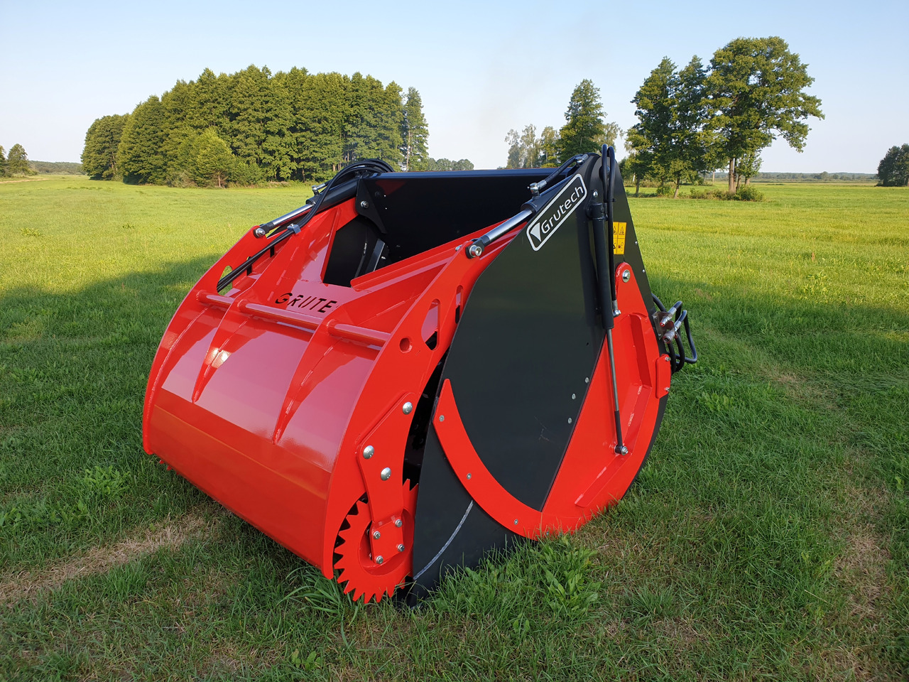 Grutech Futterverteilschaufel / Silage mixer bucket / Godet desileur / Łyżka do zadawania paszy - معدات السيلاج: صورة 1 Grutech Futterverteilschaufel / Silage mixer bucket / Godet desileur / Łyżka do zadawania paszy - معدات السيلاج: صورة 1
