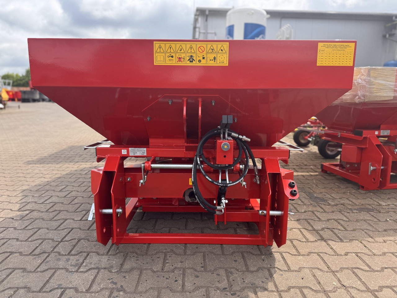 JAR-MET Düngerstreuer / Fertilizer spreader / Epandeur d'engrais / Rozsiewacz nawozu 800 kg - آلة رش السماد: صورة 2 JAR-MET Düngerstreuer / Fertilizer spreader / Epandeur d'engrais / Rozsiewacz nawozu 800 kg - آلة رش السماد: صورة 2