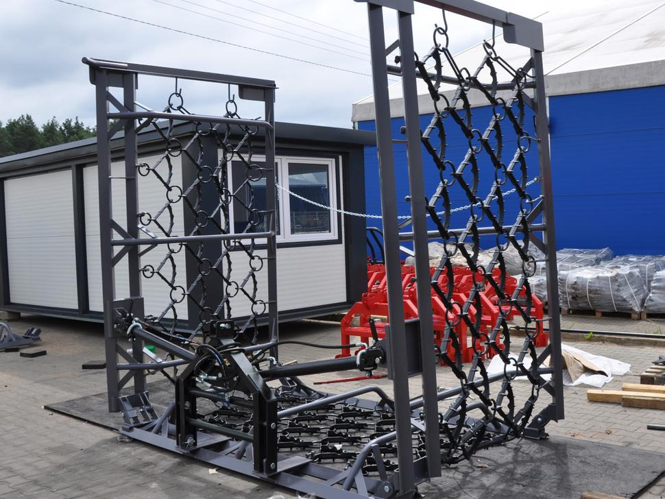 METAL-TECHNIK Wiesenegge / Heavy meadow harrow / Herse de prairie lourde / Strigliatrice pesante / Lanza de prado pesada / Тяжёлая волокуша / Włóka łąkowa ciężka 8 m - مسلفة سلسلية: صورة 4 METAL-TECHNIK Wiesenegge / Heavy meadow harrow / Herse de prairie lourde / Strigliatrice pesante / Lanza de prado pesada / Тяжёлая волокуша / Włóka łąkowa ciężka 8 m - مسلفة سلسلية: صورة 4
