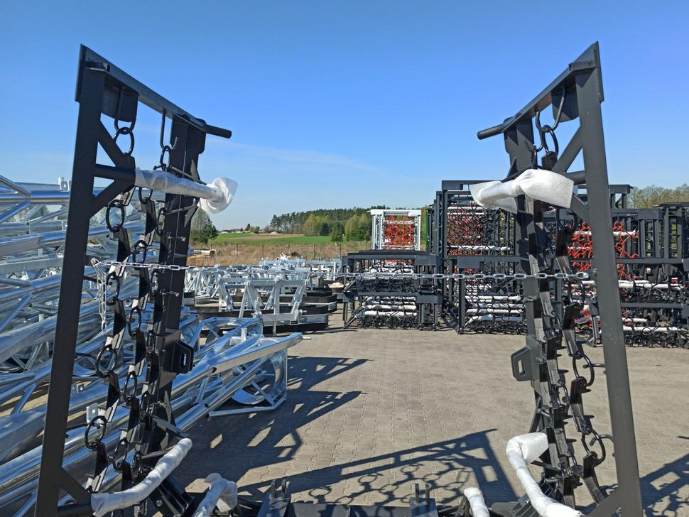 METAL-TECHNIK Wiesenegge / Meadow harrow / Herse de prairie / Strigliatrice / Полевая волокуша / Włóka łąkowa 4 m - مسلفة سلسلية: صورة 2 METAL-TECHNIK Wiesenegge / Meadow harrow / Herse de prairie / Strigliatrice / Полевая волокуша / Włóka łąkowa 4 m - مسلفة سلسلية: صورة 2