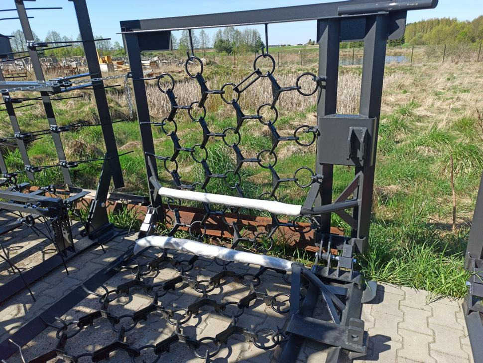 METAL-TECHNIK Wiesenegge / Meadow harrow / Herse de prairie / Strigliatrice / Полевая волокуша / Włóka łąkowa 8 m - مسلفة سلسلية: صورة 4 METAL-TECHNIK Wiesenegge / Meadow harrow / Herse de prairie / Strigliatrice / Полевая волокуша / Włóka łąkowa 8 m - مسلفة سلسلية: صورة 4