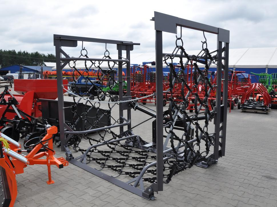 METAL-TECHNIK Wiesenegge / Meadow harrow / Herse de prairie / Strigliatrice / Полевая волокуша / Włóka łąkowa 8 m - مسلفة سلسلية: صورة 1 METAL-TECHNIK Wiesenegge / Meadow harrow / Herse de prairie / Strigliatrice / Полевая волокуша / Włóka łąkowa 8 m - مسلفة سلسلية: صورة 1