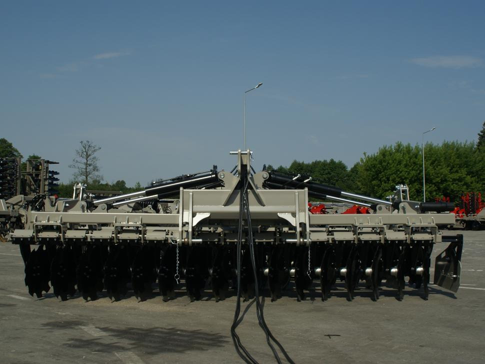 ROLEX Hydraulische Scheibenegge / Hydraulic discs harrow / Dechaumeur à disques / Erpice a dischi / Дисковая гидравлическая борона тип лёгкий с тележкой / Brona talerzowa hydraulicznie składana lekka ROLEX Hydraulische Scheibenegge / Hydraulic discs harrow / Dechaumeur à disques / Erpice a dischi / Дисковая гидравлическая борона тип лёгкий с тележкой / Brona talerzowa hydraulicznie składana lekka: صورة 9 ROLEX Hydraulische Scheibenegge / Hydraulic discs harrow / Dechaumeur à disques / Erpice a dischi / Дисковая гидравлическая борона тип лёгкий с тележкой / Brona talerzowa hydraulicznie składana lekka ROLEX Hydraulische Scheibenegge / Hydraulic discs harrow / Dechaumeur à disques / Erpice a dischi / Дисковая гидравлическая борона тип лёгкий с тележкой / Brona talerzowa hydraulicznie składana lekka: صورة 9