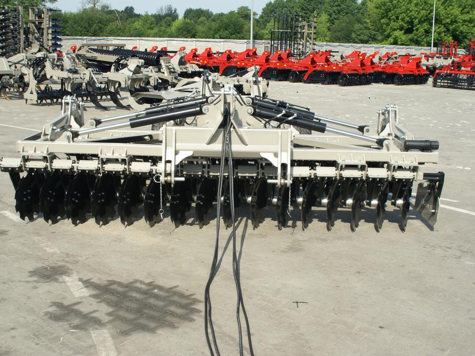 ROLEX Hydraulische Scheibenegge / Hydraulic discs harrow / Dechaumeur à disques / Erpice a dischi / Дисковая гидравлическая борона тип лёгкий с тележкой / Brona talerzowa hydraulicznie składana lekka ROLEX Hydraulische Scheibenegge / Hydraulic discs harrow / Dechaumeur à disques / Erpice a dischi / Дисковая гидравлическая борона тип лёгкий с тележкой / Brona talerzowa hydraulicznie składana lekka: صورة 11 ROLEX Hydraulische Scheibenegge / Hydraulic discs harrow / Dechaumeur à disques / Erpice a dischi / Дисковая гидравлическая борона тип лёгкий с тележкой / Brona talerzowa hydraulicznie składana lekka ROLEX Hydraulische Scheibenegge / Hydraulic discs harrow / Dechaumeur à disques / Erpice a dischi / Дисковая гидравлическая борона тип лёгкий с тележкой / Brona talerzowa hydraulicznie składana lekka: صورة 11