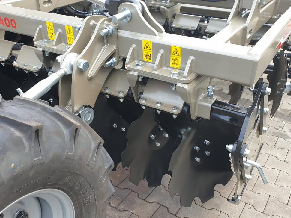 ROLEX Hydraulische Scheibenegge / Hydraulic discs harrow / Dechaumeur à disques / Erpice a dischi / Дисковая гидравлическая борона тип лёгкий с тележкой / Brona talerzowa hydraulicznie składana lekka ROLEX Hydraulische Scheibenegge / Hydraulic discs harrow / Dechaumeur à disques / Erpice a dischi / Дисковая гидравлическая борона тип лёгкий с тележкой / Brona talerzowa hydraulicznie składana lekka: صورة 15 ROLEX Hydraulische Scheibenegge / Hydraulic discs harrow / Dechaumeur à disques / Erpice a dischi / Дисковая гидравлическая борона тип лёгкий с тележкой / Brona talerzowa hydraulicznie składana lekka ROLEX Hydraulische Scheibenegge / Hydraulic discs harrow / Dechaumeur à disques / Erpice a dischi / Дисковая гидравлическая борона тип лёгкий с тележкой / Brona talerzowa hydraulicznie składana lekka: صورة 15