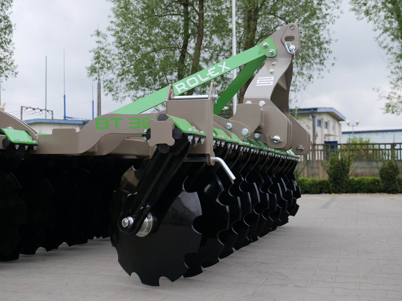 ROLEX Scheibenegge / Discs harrow / Dechaumeur à disques / Erpice a dischi / Grada de discos / Дисковая борона / Brona talerzowa 3 m - قرص مسلفة: صورة 3 ROLEX Scheibenegge / Discs harrow / Dechaumeur à disques / Erpice a dischi / Grada de discos / Дисковая борона / Brona talerzowa 3 m - قرص مسلفة: صورة 3