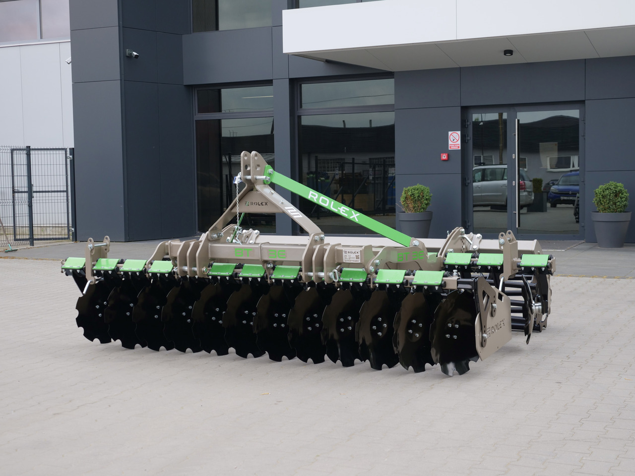 ROLEX Scheibenegge / Discs harrow / Dechaumeur à disques / Erpice a dischi / Grada de discos / Дисковая борона / Brona talerzowa 3 m - قرص مسلفة: صورة 1 ROLEX Scheibenegge / Discs harrow / Dechaumeur à disques / Erpice a dischi / Grada de discos / Дисковая борона / Brona talerzowa 3 m - قرص مسلفة: صورة 1