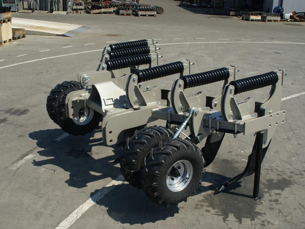 ROLEX Tiefenlockerer / Subsoiler / Décompacteur / Dissodatori / Subsolador / Глубокорыхлитель / Głębosz typ V 3 m - محراث تحت التربة: صورة 2 ROLEX Tiefenlockerer / Subsoiler / Décompacteur / Dissodatori / Subsolador / Глубокорыхлитель / Głębosz typ V 3 m - محراث تحت التربة: صورة 2