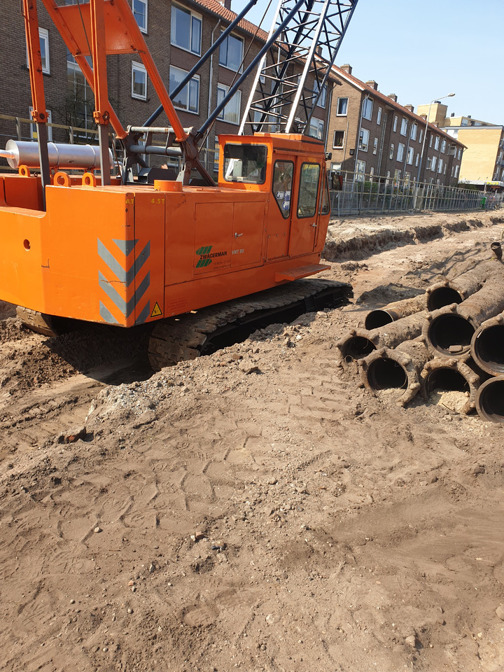Hitachi KH-100 - رافعة مجنزرة: صورة 4 Hitachi KH-100 - رافعة مجنزرة: صورة 4