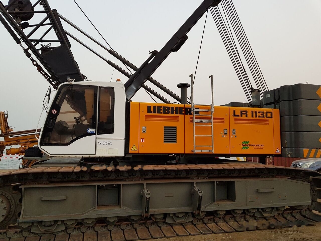 Liebherr LR 1130 - رافعة مجنزرة: صورة 1 Liebherr LR 1130 - رافعة مجنزرة: صورة 1