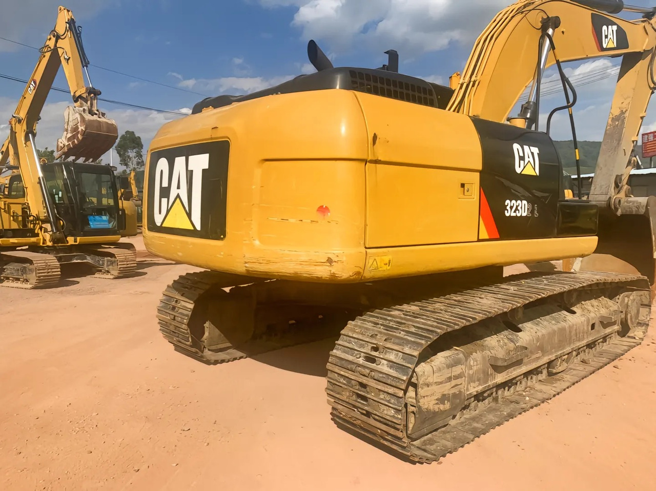 CATERPILLAR 323D2L - حفار زحاف: صورة 5 CATERPILLAR 323D2L - حفار زحاف: صورة 5