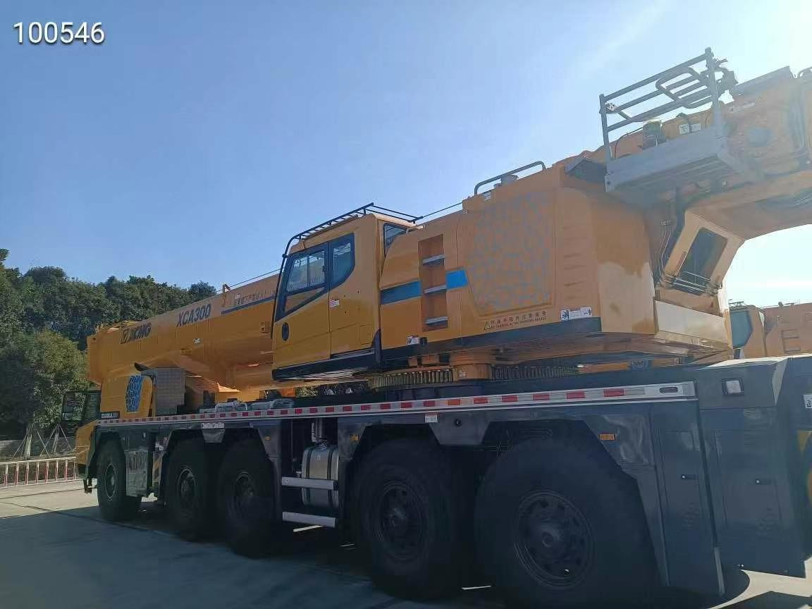 XCMG XCA300 - رافعة لجميع التضاريس: صورة 4 XCMG XCA300 - رافعة لجميع التضاريس: صورة 4