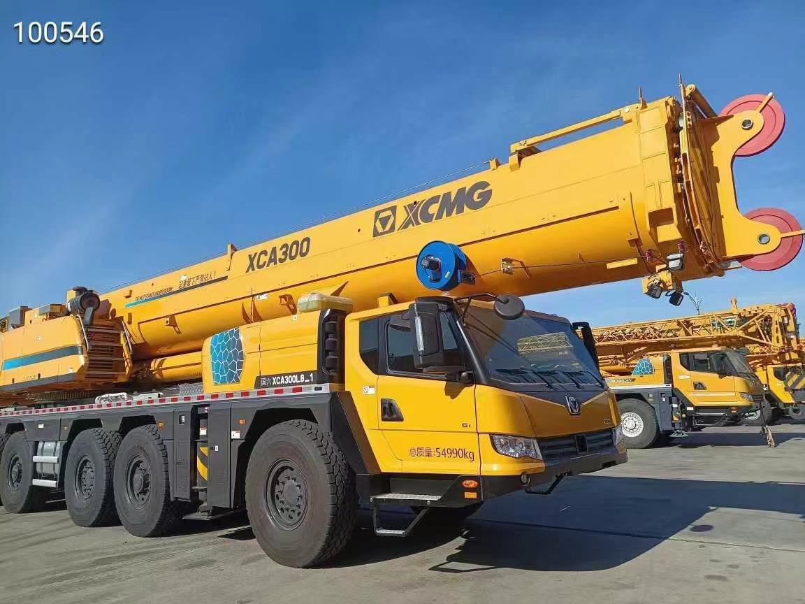 XCMG XCA300 - رافعة لجميع التضاريس: صورة 1 XCMG XCA300 - رافعة لجميع التضاريس: صورة 1
