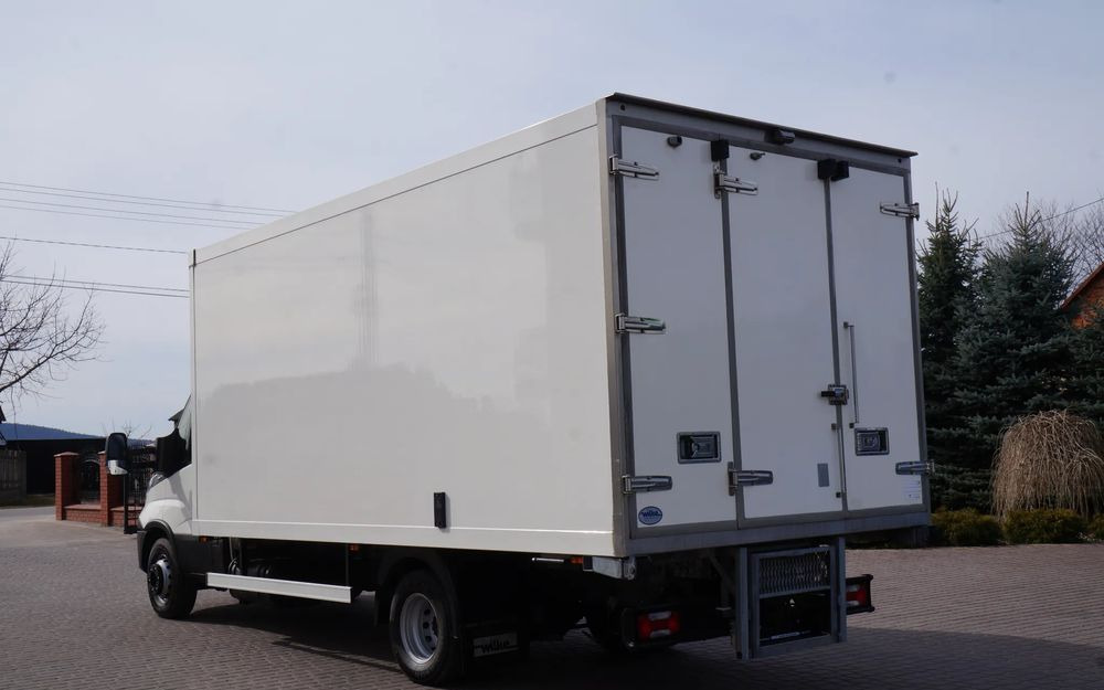 Iveco DAILY 70c17 CHŁODNIA 5 m Thermo king V-500 MAX Wzorowy Stan - شاحنة الفريزر: صورة 4 Iveco DAILY 70c17 CHŁODNIA 5 m Thermo king V-500 MAX Wzorowy Stan - شاحنة الفريزر: صورة 4
