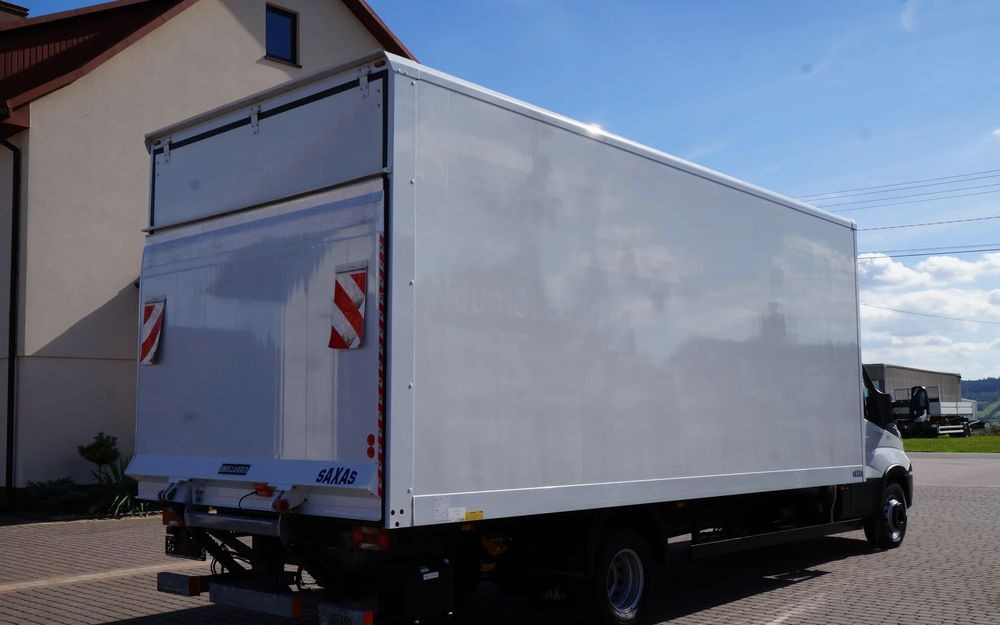 Iveco DAILY 72c18 Automat HI-MATIC Kontener 6 m 117 tys km Wzorowy Stan - شاحنة مقفلة: صورة 4 Iveco DAILY 72c18 Automat HI-MATIC Kontener 6 m 117 tys km Wzorowy Stan - شاحنة مقفلة: صورة 4