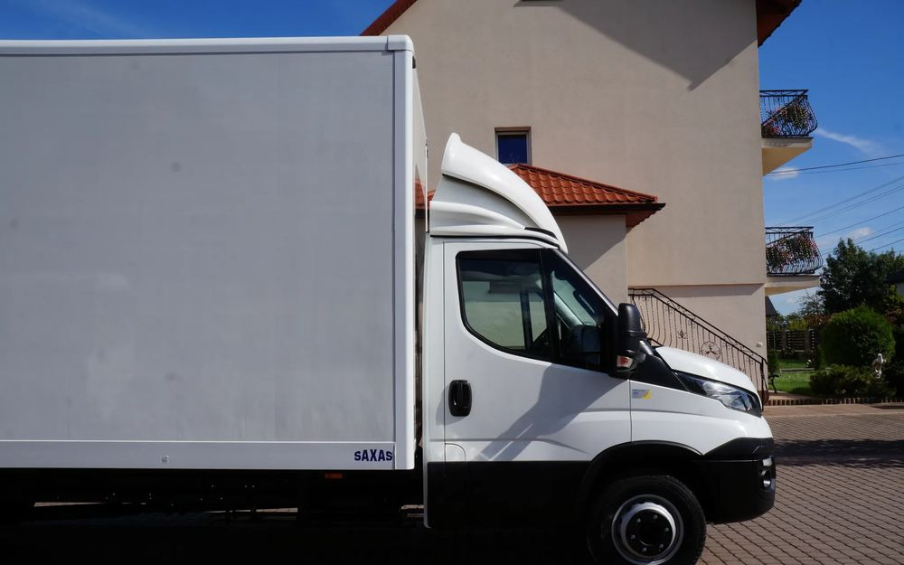 Iveco DAILY 72c18  Automat HI-MATIC Kontener 6 m 74 tys km STAN NOWY - شاحنة مقفلة: صورة 5 Iveco DAILY 72c18  Automat HI-MATIC Kontener 6 m 74 tys km STAN NOWY - شاحنة مقفلة: صورة 5