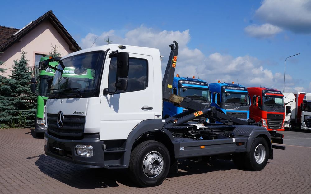 Mercedes-Benz ATEGO 1621 1624 EURO 6 HAKOWIEC HYVA DMC 16.000 KG ŁAD. 10.000 KG NISKI PRZEBIEG - شاحنة ذات خطاف: صورة 1 Mercedes-Benz ATEGO 1621 1624 EURO 6 HAKOWIEC HYVA DMC 16.000 KG ŁAD. 10.000 KG NISKI PRZEBIEG - شاحنة ذات خطاف: صورة 1