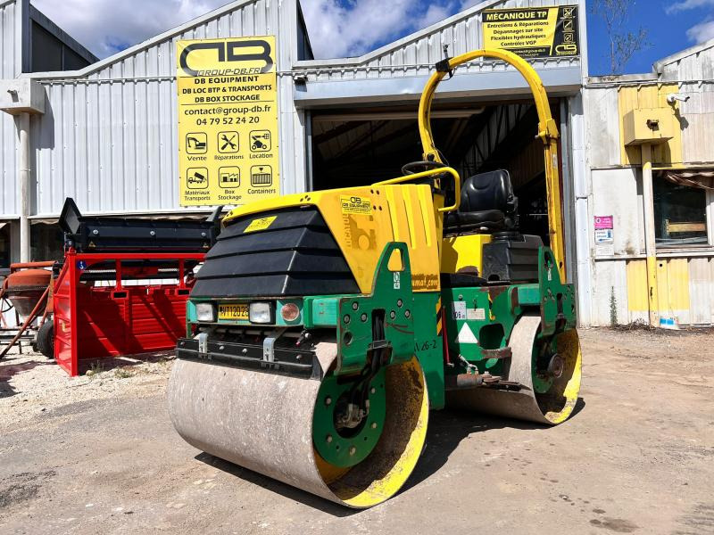 Ammann COMPACTEUR AV26-2 ROULEAU TANDEM VIBRANT ARTICULÉ - مدحلة صغيرة: صورة 1 Ammann COMPACTEUR AV26-2 ROULEAU TANDEM VIBRANT ARTICULÉ - مدحلة صغيرة: صورة 1