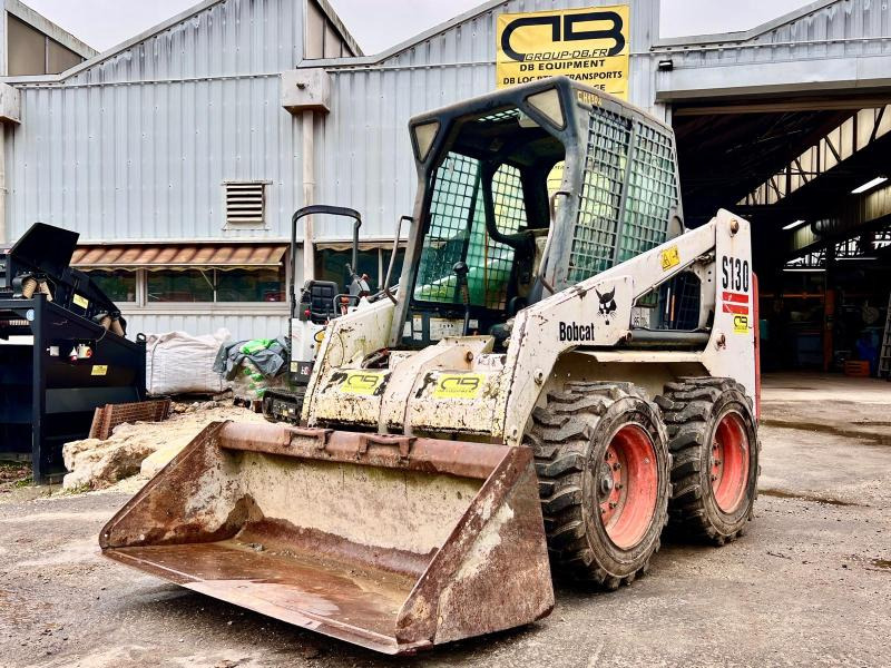 Bobcat S130 Chargeuse Compact - شيول صغير: صورة 1 Bobcat S130 Chargeuse Compact - شيول صغير: صورة 1