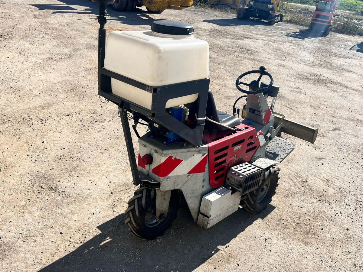 Cochet Balayeuse de désherbage automotrice Gecko (NET DE TVA) - كناسة المناطق الصناعية: صورة 4 Cochet Balayeuse de désherbage automotrice Gecko (NET DE TVA) - كناسة المناطق الصناعية: صورة 4