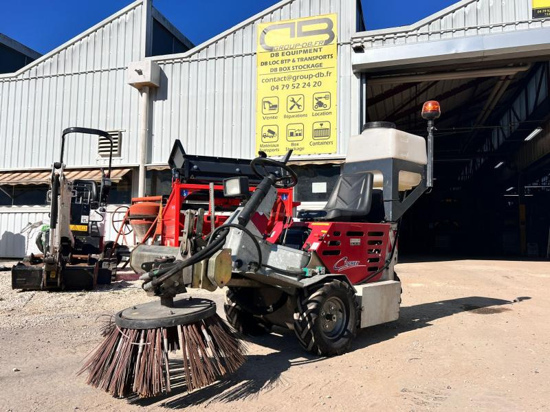 Cochet Balayeuse de désherbage automotrice Gecko (NET DE TVA) - كناسة المناطق الصناعية: صورة 1 Cochet Balayeuse de désherbage automotrice Gecko (NET DE TVA) - كناسة المناطق الصناعية: صورة 1