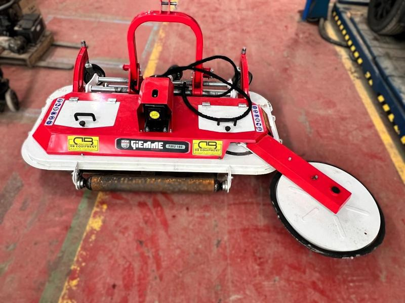 Giemme FMU180 Tondeuse portée attache 3 points pour tracteur - التقطيع جزازة: صورة 1 Giemme FMU180 Tondeuse portée attache 3 points pour tracteur - التقطيع جزازة: صورة 1