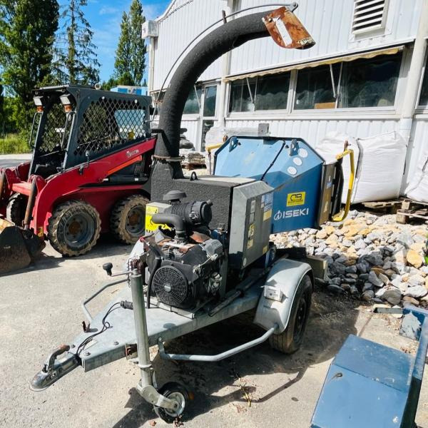ISEKI Broyeur de branche - قاطعة الأخشاب: صورة 2 ISEKI Broyeur de branche - قاطعة الأخشاب: صورة 2