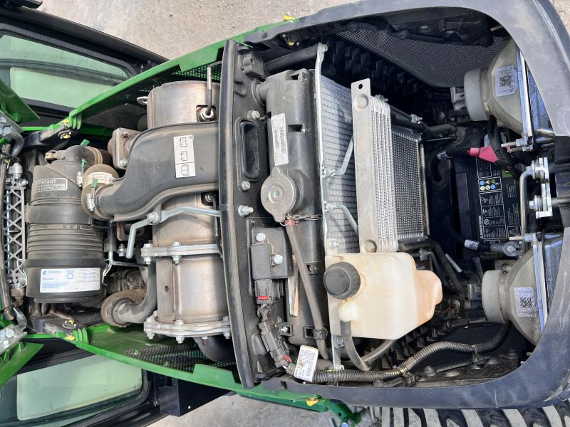 جرار صغير John Deere 2038R avec plateau de coupe et bas de ramassage: صورة 16