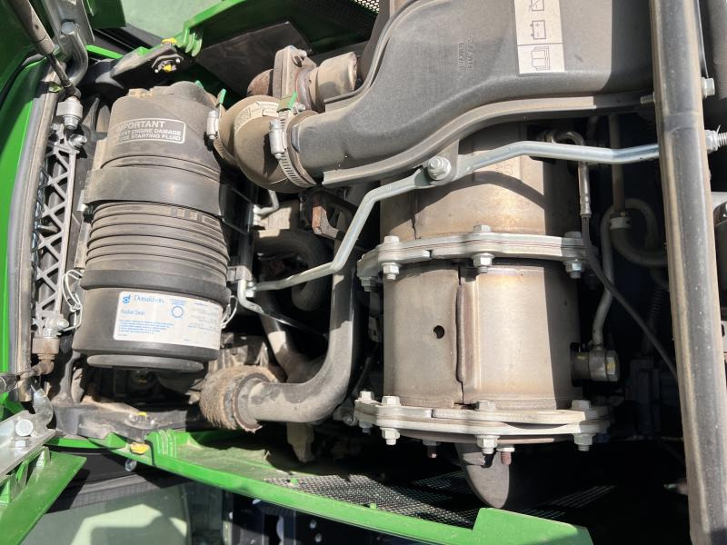 جرار صغير John Deere 2038R avec plateau de coupe et bas de ramassage: صورة 15