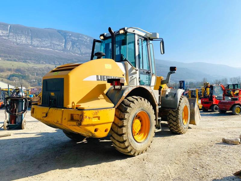 LIEBHERR Chargeuse L524 10T - اللودر بعجل: صورة 4 LIEBHERR Chargeuse L524 10T - اللودر بعجل: صورة 4