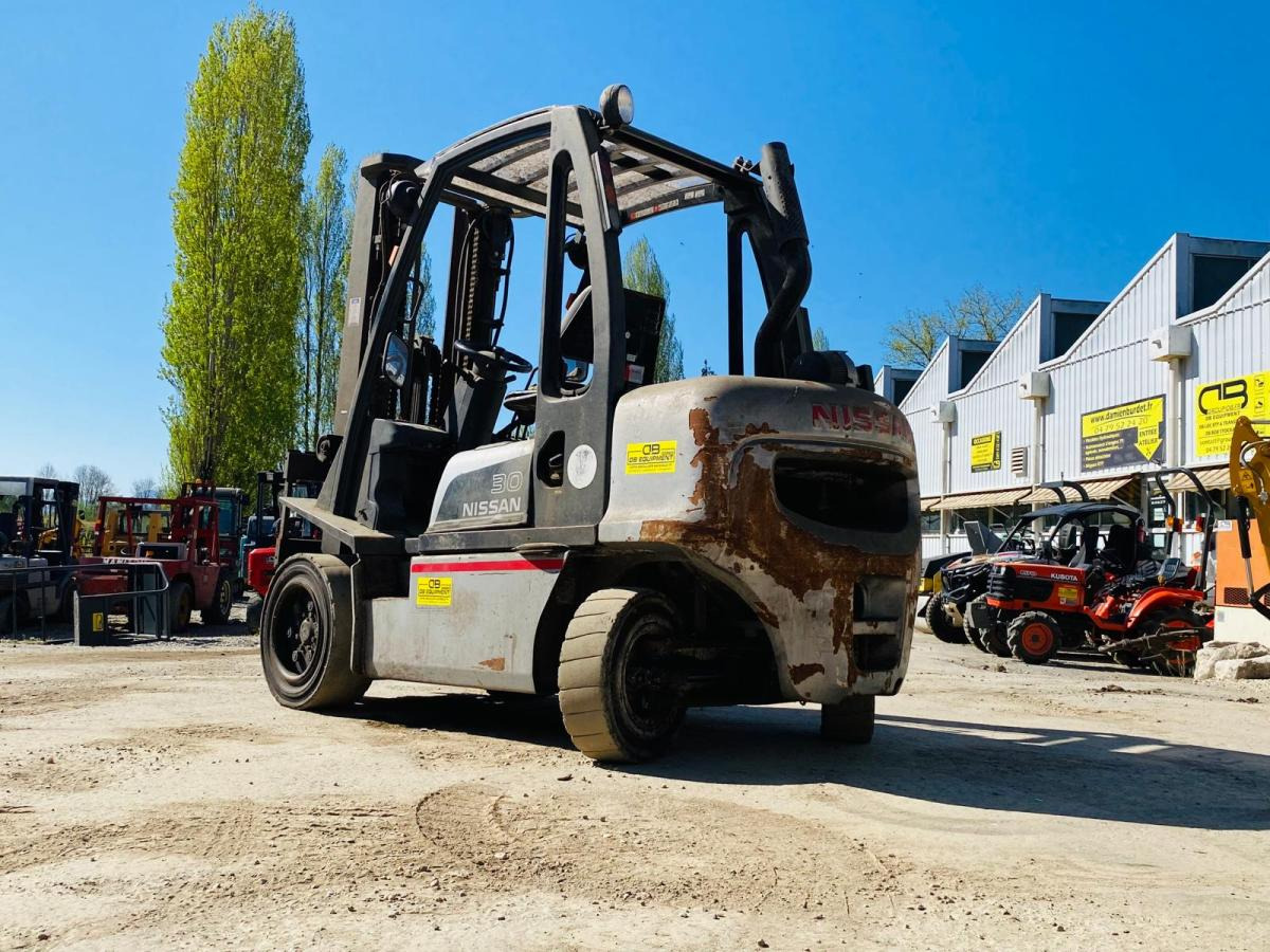 NISSAN FGD02A30Q Chariot élévateur - رافعة شوكية ديزل: صورة 3 NISSAN FGD02A30Q Chariot élévateur - رافعة شوكية ديزل: صورة 3