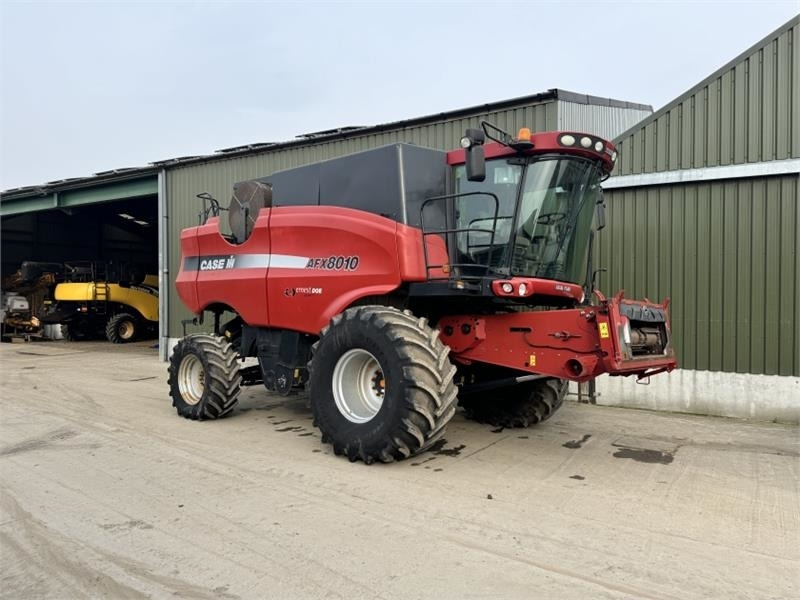 Case Axial Flow AFX 8010 c/w 30ft Header - مرفق الحصادة: صورة 1 Case Axial Flow AFX 8010 c/w 30ft Header - مرفق الحصادة: صورة 1