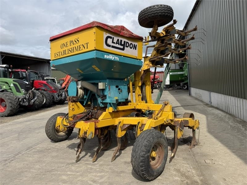 Claydon 6m V Form Drill - آلة البذار متعددة الوظائف: صورة 3 Claydon 6m V Form Drill - آلة البذار متعددة الوظائف: صورة 3