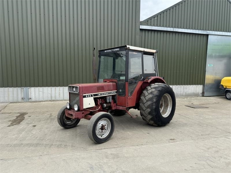 International 533 Tractor - جرار: صورة 1 International 533 Tractor - جرار: صورة 1