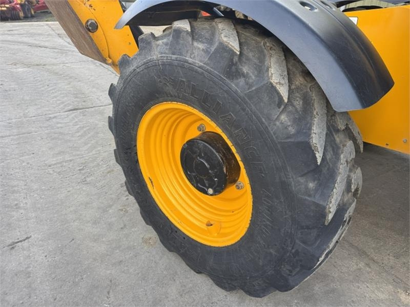 رافعة تلسكوبية JCB 540-140 Hi Viz: صورة 8 رافعة تلسكوبية JCB 540-140 Hi Viz: صورة 8