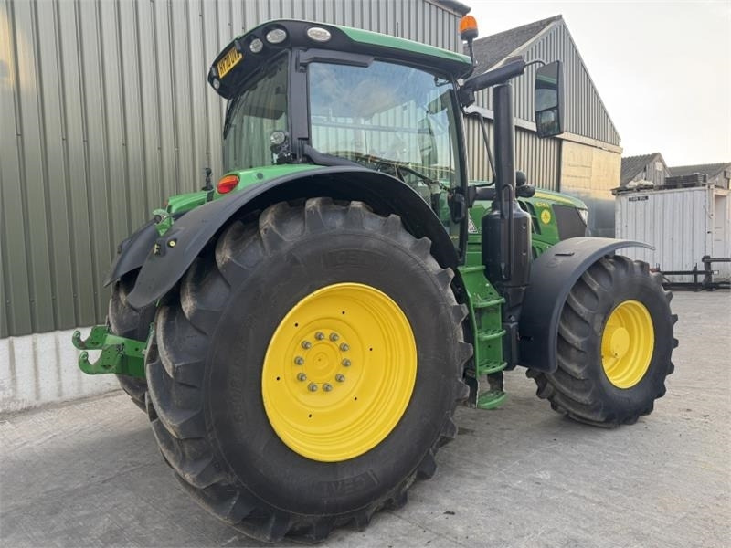 John Deere 6215R Command Pro **Ultimate Edition**Front PTO**V - جرار: صورة 4 John Deere 6215R Command Pro **Ultimate Edition**Front PTO**V - جرار: صورة 4