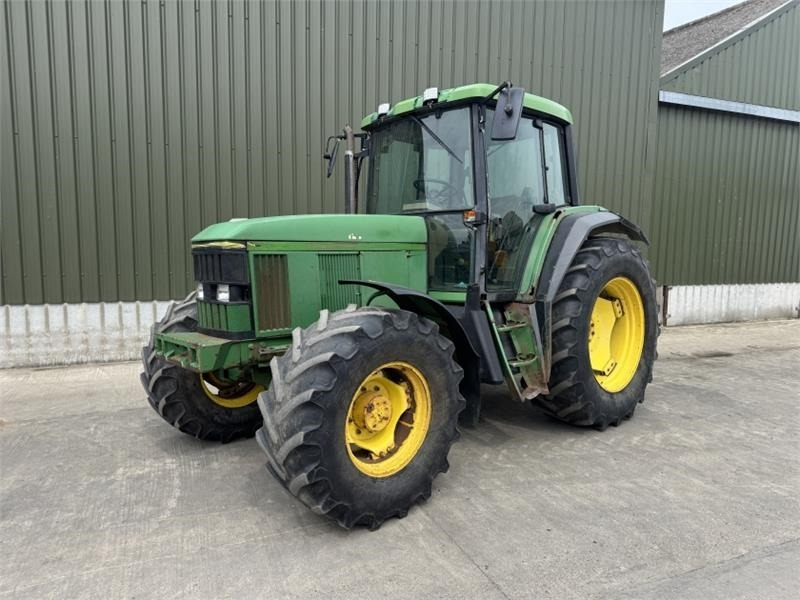 John Deere 6800 - جرار: صورة 1 John Deere 6800 - جرار: صورة 1