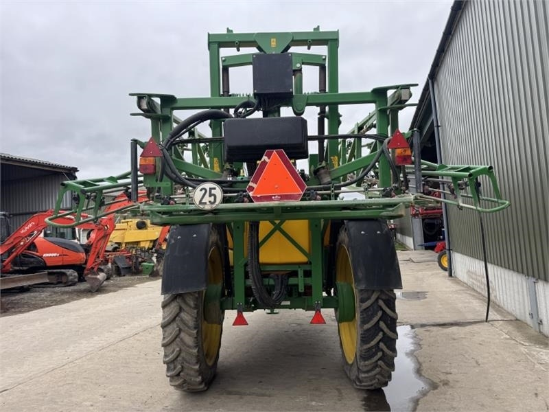 John Deere 732 Trailed Sprayer  - بخاخ مركب على الجرار: صورة 3 John Deere 732 Trailed Sprayer  - بخاخ مركب على الجرار: صورة 3