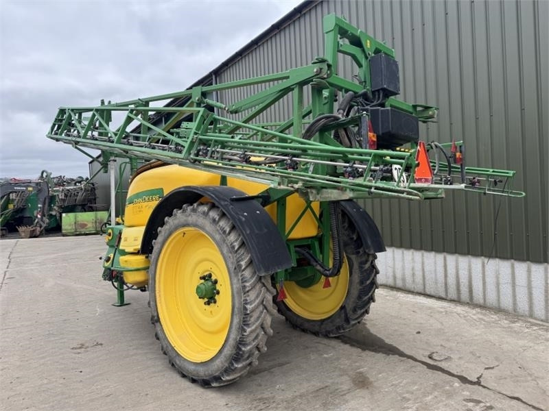 John Deere John Deere 732 Trailed Sprayer - بخاخ مركب على الجرار: صورة 2 John Deere John Deere 732 Trailed Sprayer - بخاخ مركب على الجرار: صورة 2