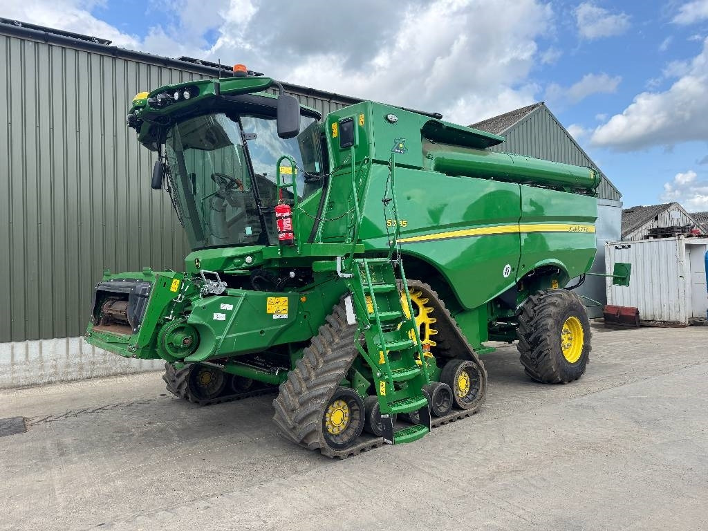John Deere S785 4WD c/w 735D Header - حصادة موحَّدة: صورة 1 John Deere S785 4WD c/w 735D Header - حصادة موحَّدة: صورة 1