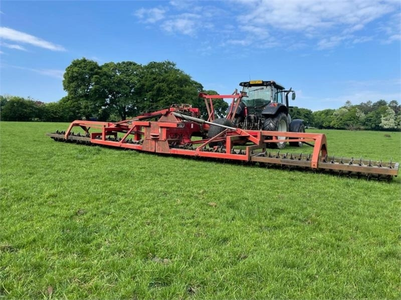 K-Two AE-RO II 9.6 Meter Grassland Aerator - معدات الحدائق: صورة 2 K-Two AE-RO II 9.6 Meter Grassland Aerator - معدات الحدائق: صورة 2