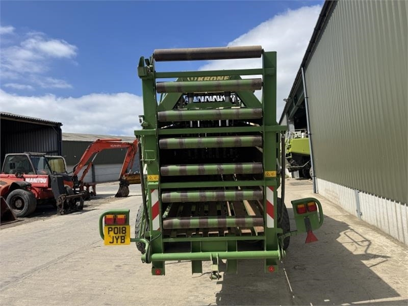 Krone Big Pack 12130 Square Baler - مكبس البالات المستطيله: صورة 3 Krone Big Pack 12130 Square Baler - مكبس البالات المستطيله: صورة 3