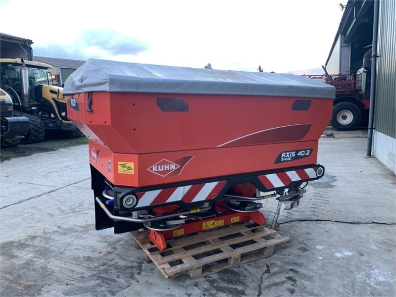 Kuhn Axis 40.2 M-EMC Fert Spreader  - آلة رش السماد: صورة 3 Kuhn Axis 40.2 M-EMC Fert Spreader  - آلة رش السماد: صورة 3